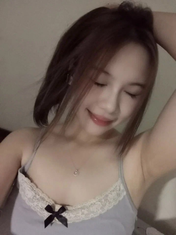 Cuối cùng tôi cũng có được bạn thân của bạn gái và quan hệ với cô ấy một cách mạnh bạo mà không cần bao cao su